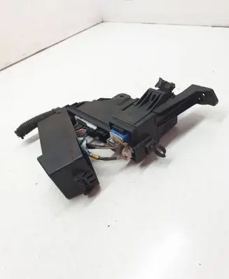 Lexus IS 220D-250-350 Fuse module 8212153261