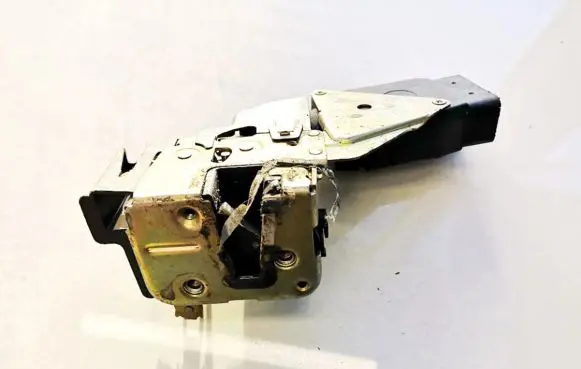 Mitsubishi Space Star Rear door lock