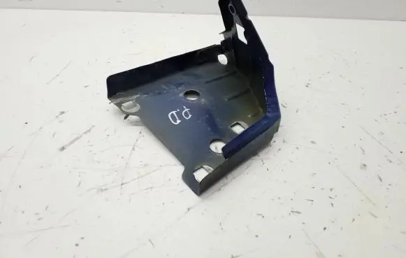 Fender mounting bracket