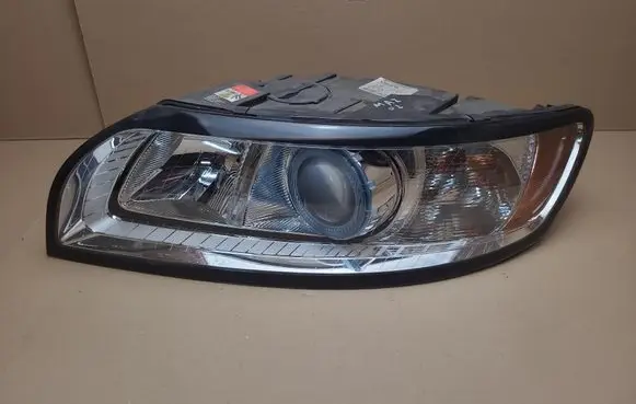Volvo V50 Headlight/headlamp 31265704