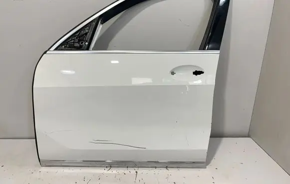BMW X7 G07 Front door 8738555