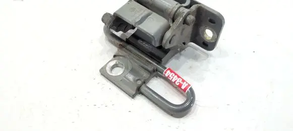 Volkswagen Caddy Front door lower hinge 1T0831412C