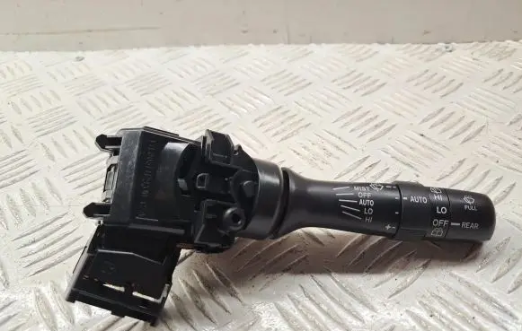 Toyota Auris 150 Wiper control stalk 8465202420 17F244