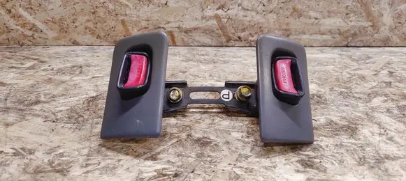 Lexus SC 300 - 400 Middle seatbelt buckle (rear) B069002
