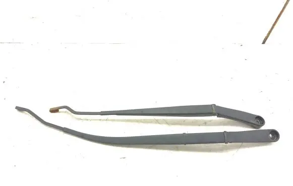 Hyundai ix35 Front wiper blade arm