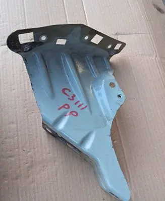 Citroen C3 Fender mounting bracket 125522R00
