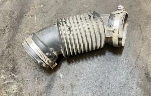Ford Fiesta Air intake hose/pipe N04039E151