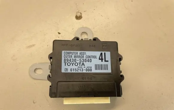 Lexus IS III XE30 Wing mirror control module 8943053040 615213000