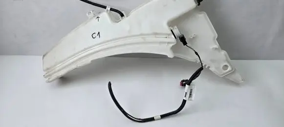 Land Rover Range Rover Evoque L551 Windshield washer fluid reservoir/tank K8D217B613B 1057856 K8D217B613A