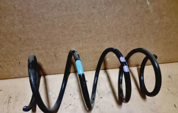 Toyota RAV 4 (XA40) Front coil spring 4813142700