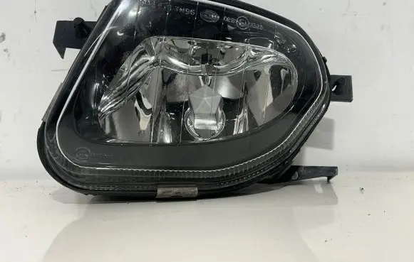 Mercedes-Benz E W211 Front fog light 1NB00827507 1NB008275