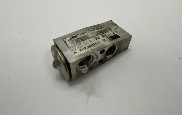 Air conditioning (A/C) expansion valve