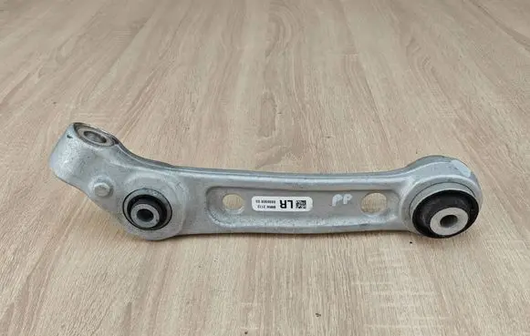 BMW 8 G16 Front lower control arm/wishbone 6886908