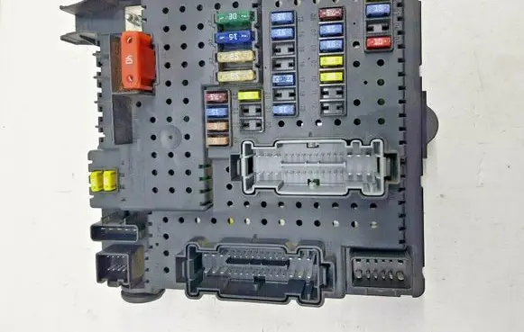 Volvo V70 Fuse module 12217799 nr1352