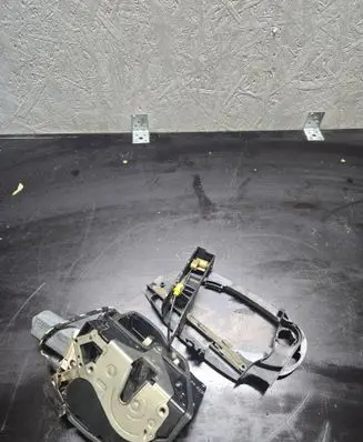 BMW 7 E65 E66 Front door soft close latching motor 7028908