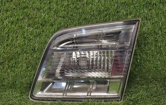 Mazda MPV Tailgate rear/tail lights L206513F0
