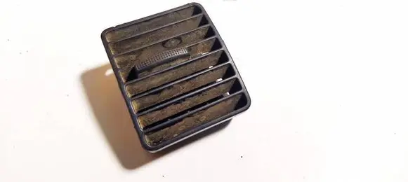 Honda CR-V Dash center air vent grill