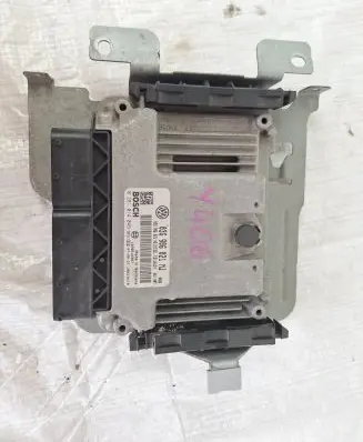 Volkswagen Touran I Engine control unit/module 03G906021MJ