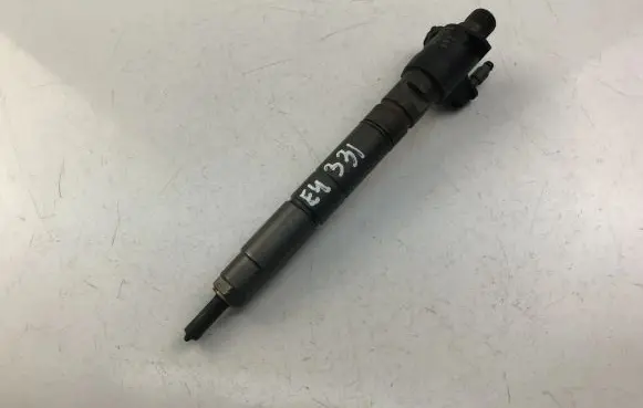 Volvo V60 Fuel injector 31272690