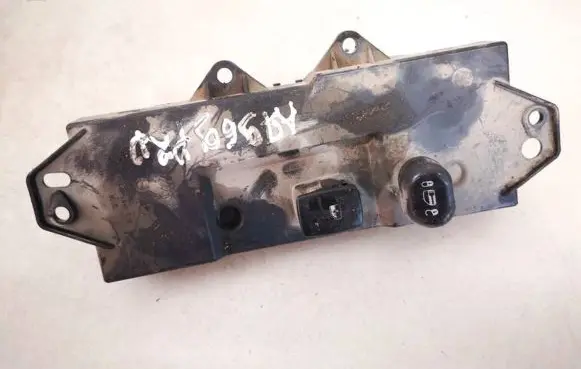 Chrysler Pacifica Electric window control switch 04685982ad