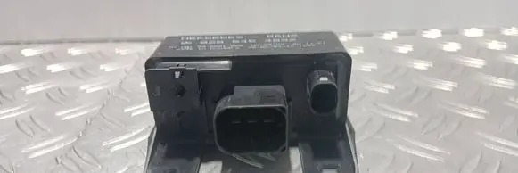 Mercedes-Benz ML W163 Glow plug pre-heat relay 899081000 0285454032