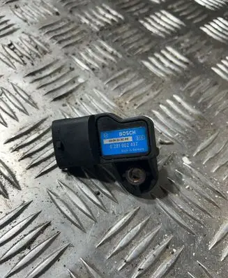 KIA Sorento Air pressure sensor 0281002437 0304302C