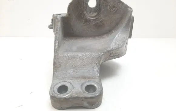 Infiniti JX35 L50 Engine mounting bracket 
