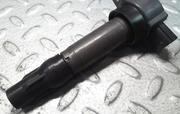 Mitsubishi Colt High voltage ignition coil MN195616 83030837