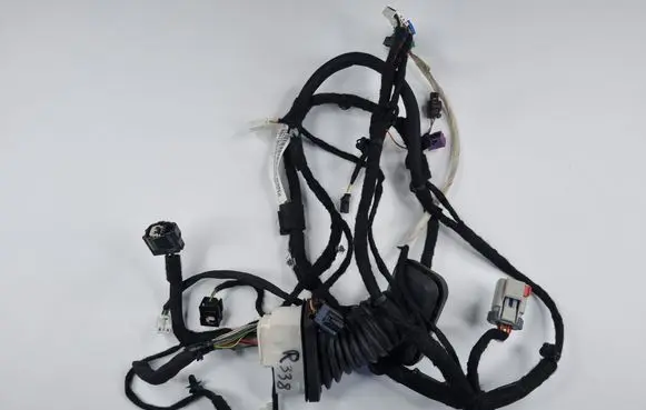 Dodge Challenger Front door wiring loom P68428101AD 68428101AD