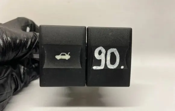 Ford Mondeo Mk III Tailgate opening switch 1S7T19B514AA