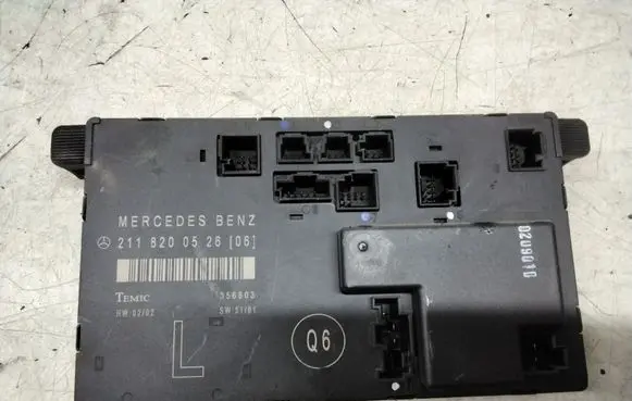 Mercedes-Benz E W211 Door control unit/module 2118200526