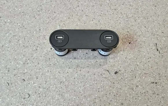Hyundai Ioniq 5 USB socket connector 84673GI000 96125GI000