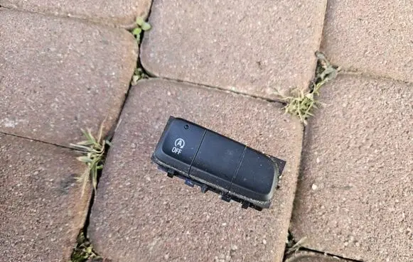 Opel Grandland X Traction control (ASR) switch YP00031677