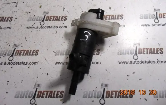 Honda CR-V Windscreen/windshield washer pump