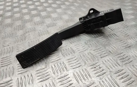 Mercedes-Benz CLA C117 X117 W117 Accelerator throttle pedal A2463001404