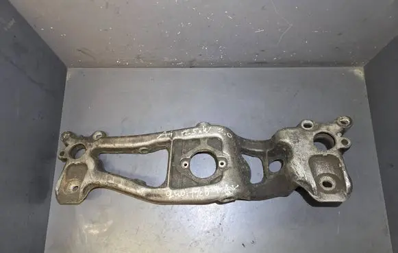 Audi A4 S4 B7 8E 8H Gearbox mounting bracket 8E0399263BE