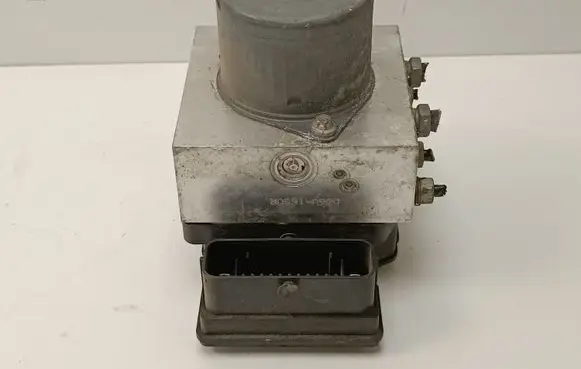 Ford Mondeo MK IV ABS Pump 8G912C405AA