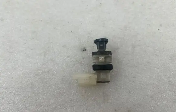 Peugeot 508 Tailgate opening switch