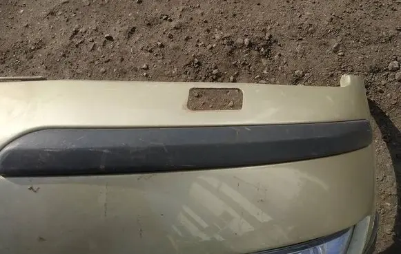 Ford Mondeo Mk III Front bumper splitter molding 