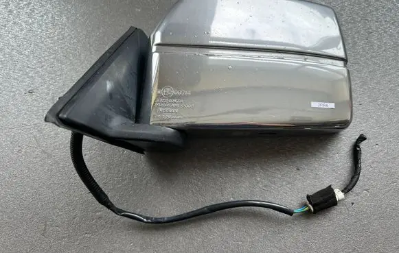Nissan Patrol Y60 Front door electric wing mirror 9630226J10