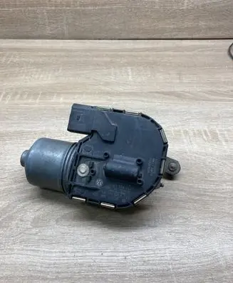 Volkswagen Touran I Wiper motor 1T0955119C 0390241785