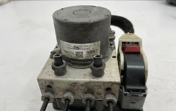 Opel Insignia B ABS Pump 84502896