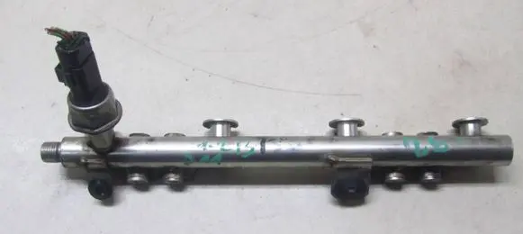 Nissan Qashqai Fuel main line pipe 175204385R