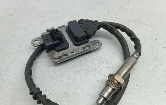 Mercedes-Benz E W213 Lambda probe sensor A0009058111 SNS1006 0009058111