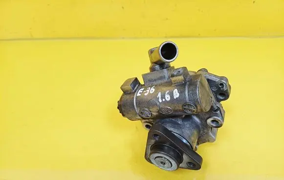 BMW 3 E36 Power steering pump 1092433