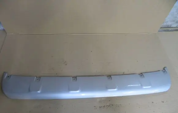 Front bumper splitter molding