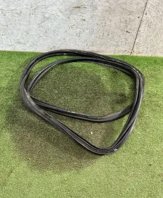 Mercedes-Benz E W213 Trunk rubber seal (body) A2137505100