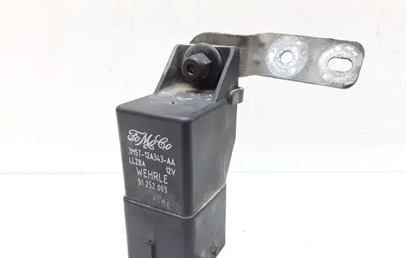 Volvo V50 Glow plug pre-heat relay 3M5T12A343AA