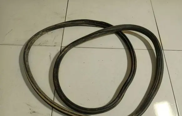 Volkswagen PASSAT B5 Rubber seal front coupe door 