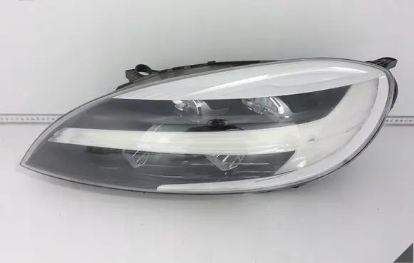 Volvo V40 Headlight/headlamp 32228483